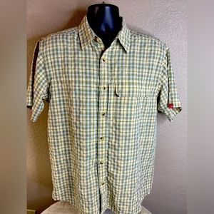 North Face outdoors performance shirt Mens medium